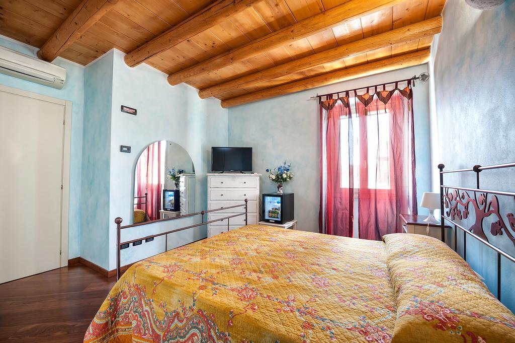 Villa Pace Pozzolengo Pokoj fotografie