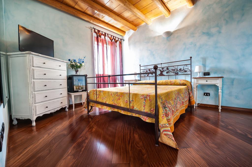 Villa Pace Pozzolengo Pokoj fotografie